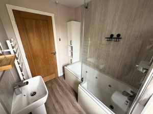 Family Bathroom- click for photo gallery